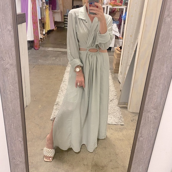 🆕 Crinkle Alex Style Cutout Dress - Picture 1 of 4